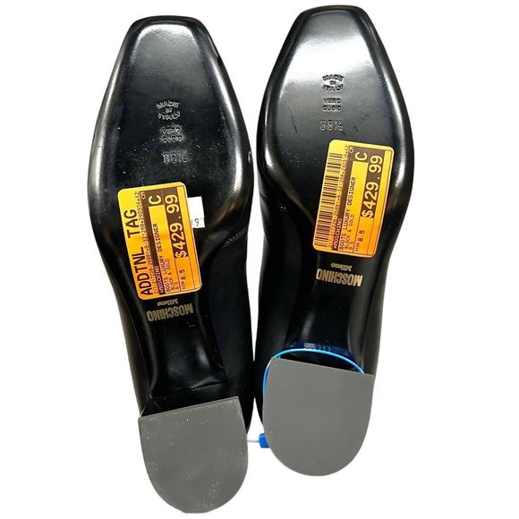 MOSCHINO pre-loved gold letter heel riding boots in black & gold - Picture 4 of 4